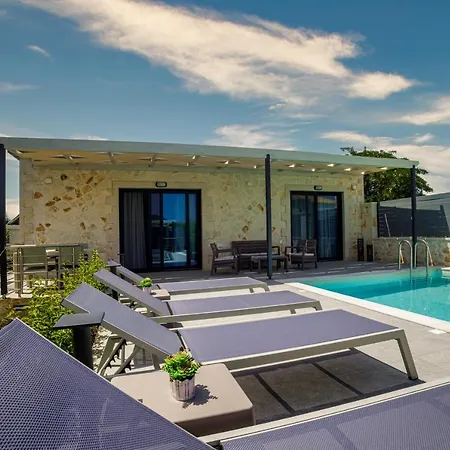 Lea Villa *